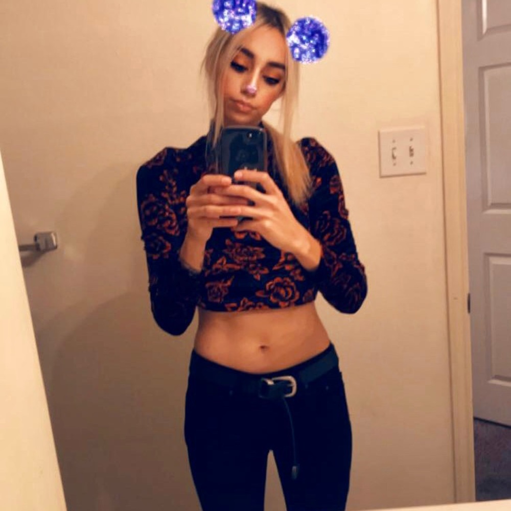 Forever 21 Velvet Long Sleeve Crop Top